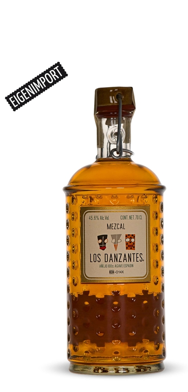 Das Bild zeigt eine Flasche fassgelagerten Mezcal Añejo von Los Danzantes, Vintage-Edition